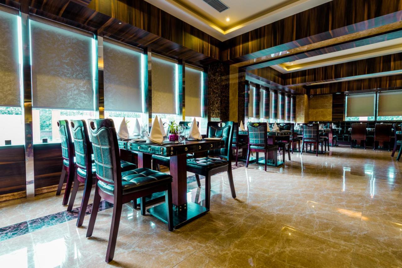 凯隆酒店 Kukas 外观 照片